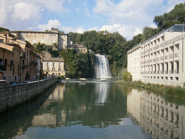 Capodanno a Isola del Liri: cascata, borgo e soggiorno in Ciociaria