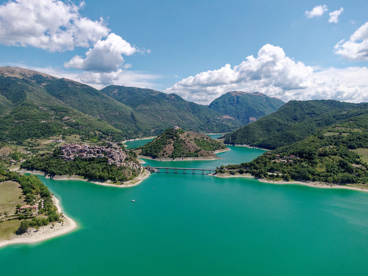 Capodanno sul Lago del Turano: offerte e cenoni Capodanno sul Lago del Turano: offerte e cenoni